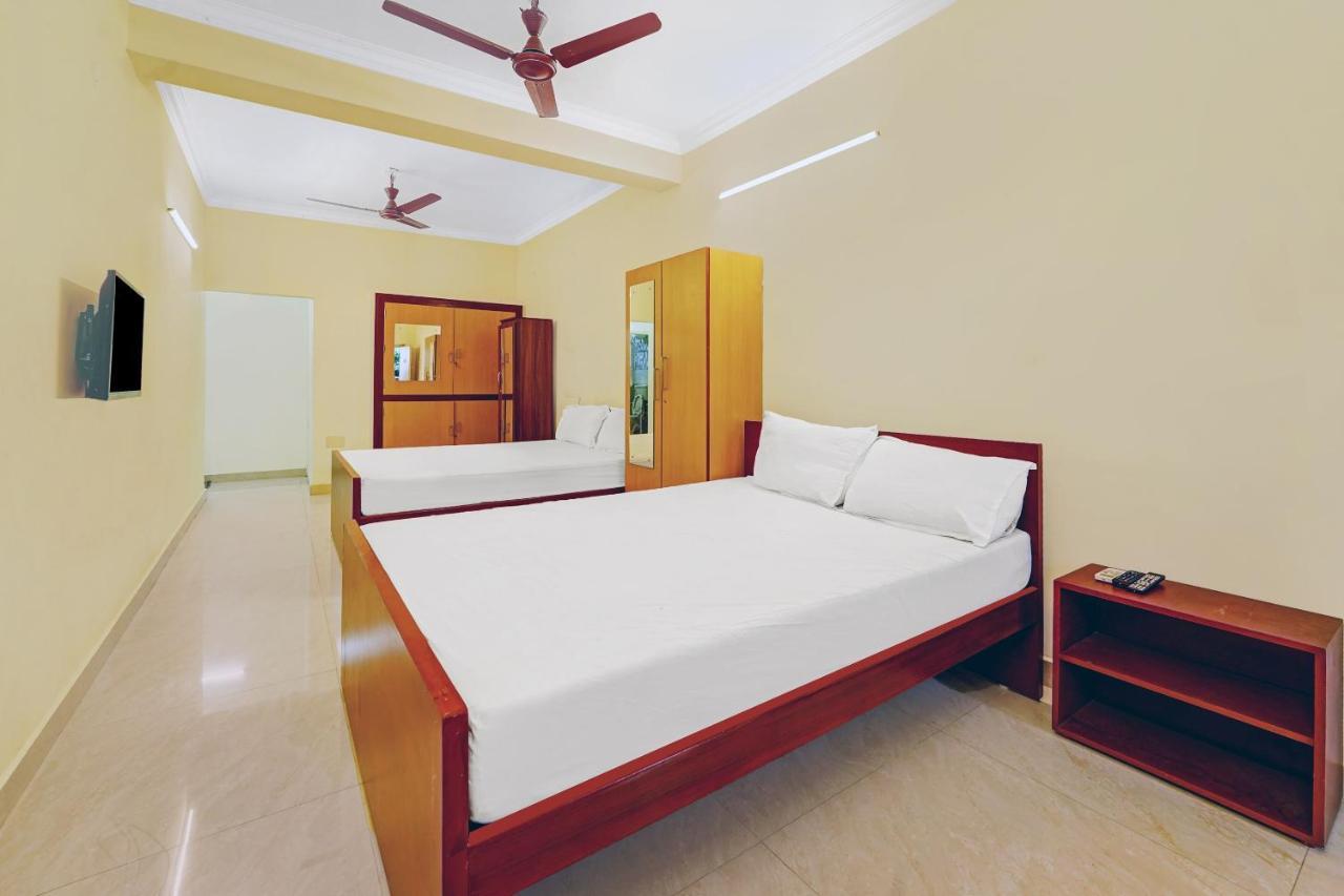 Hotel Yadvik Madras Buitenkant foto