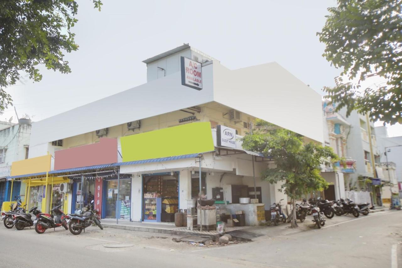 Hotel Yadvik Madras Buitenkant foto